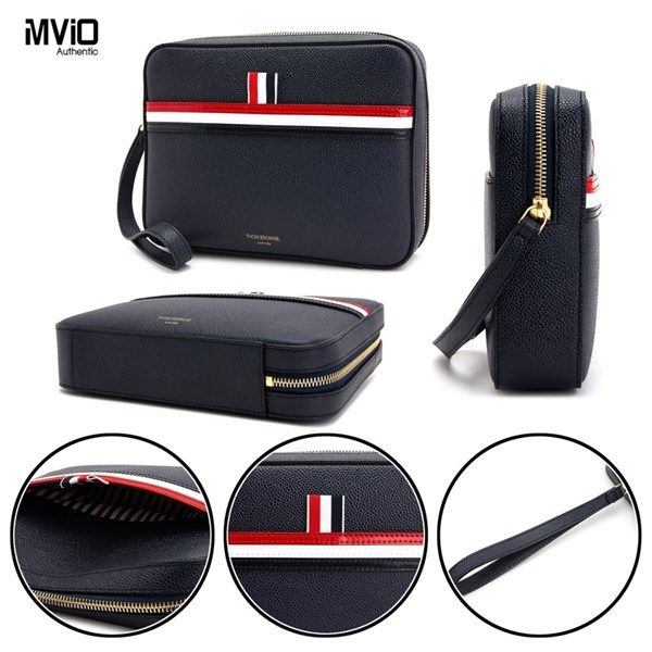 Clutch Thom Browne Navy Vạt Cờ Da Sần Mac0608A 00198