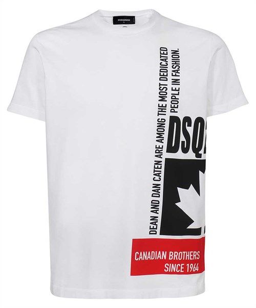 Phông Dsquared2 Trắng Chữ Dọc Tag Đỏ S71Gd1024
