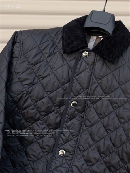 Khoác Burberry Đen Trần Trám Cổ Nhung 8091462 1002