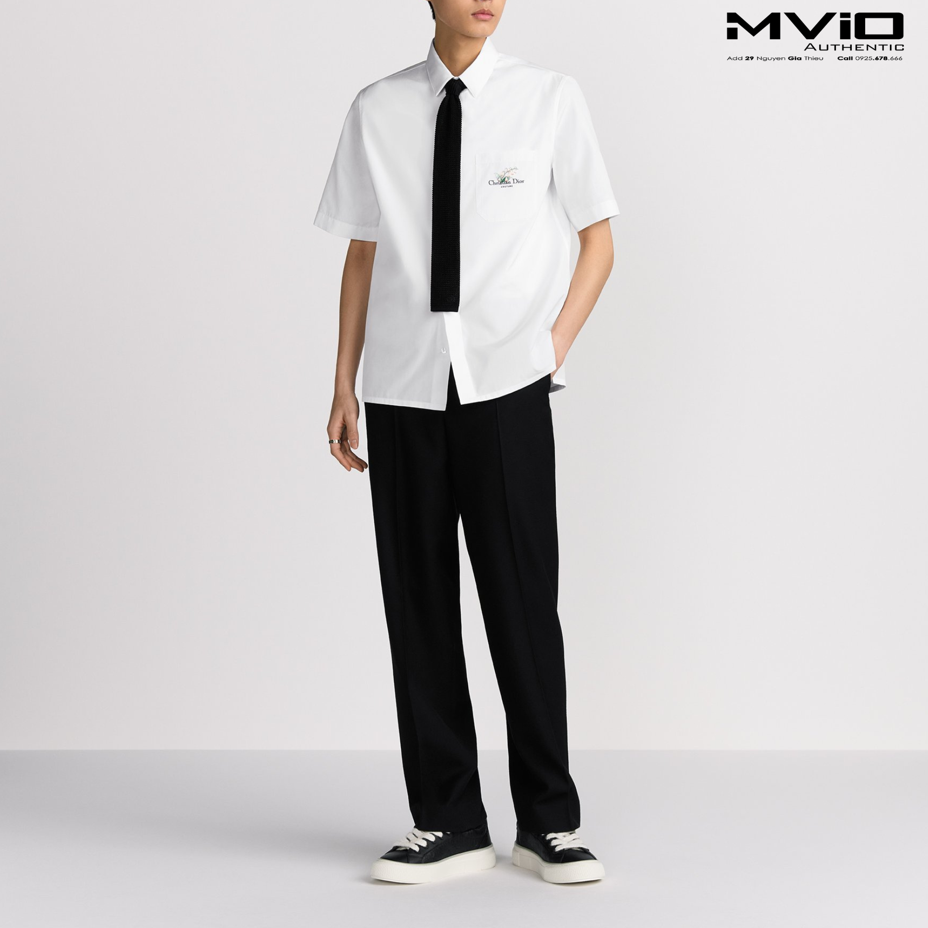 Sơ Mi Dior Cộc Tay Trắng Túi Thêu Logo 493C521B1581