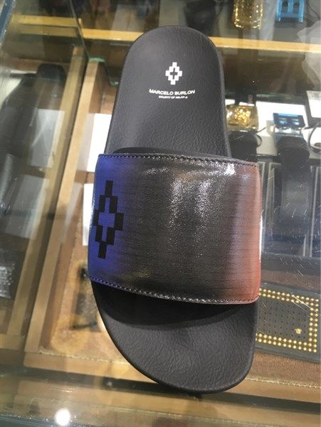 Dép Marcelo Burlon Đen Cam Xanh