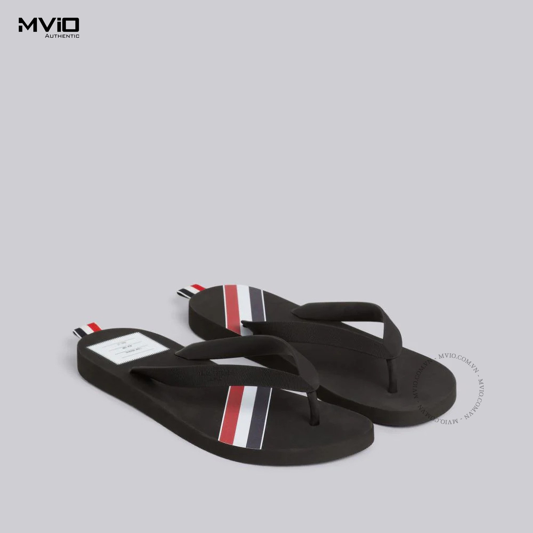 Dép Thom Browne Đen Kẹp Ngón Kẻ Mfl071A05690 001