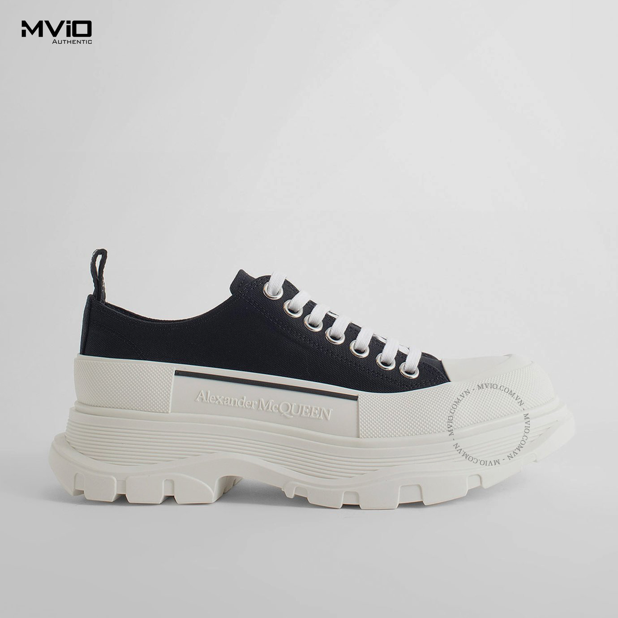 Sneaker Alexander McQueen Đen Đế Dầy