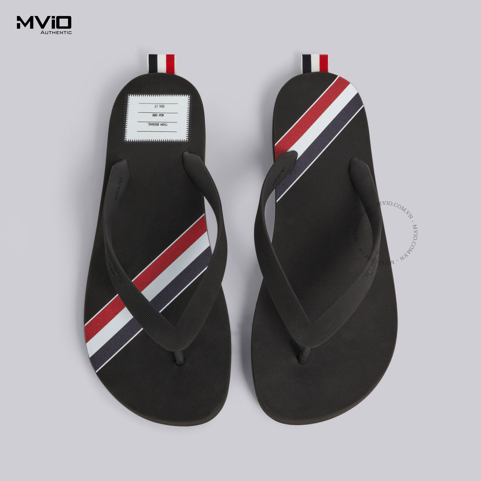 Dép Thom Browne Đen Kẹp Ngón Kẻ Mfl071A05690 001