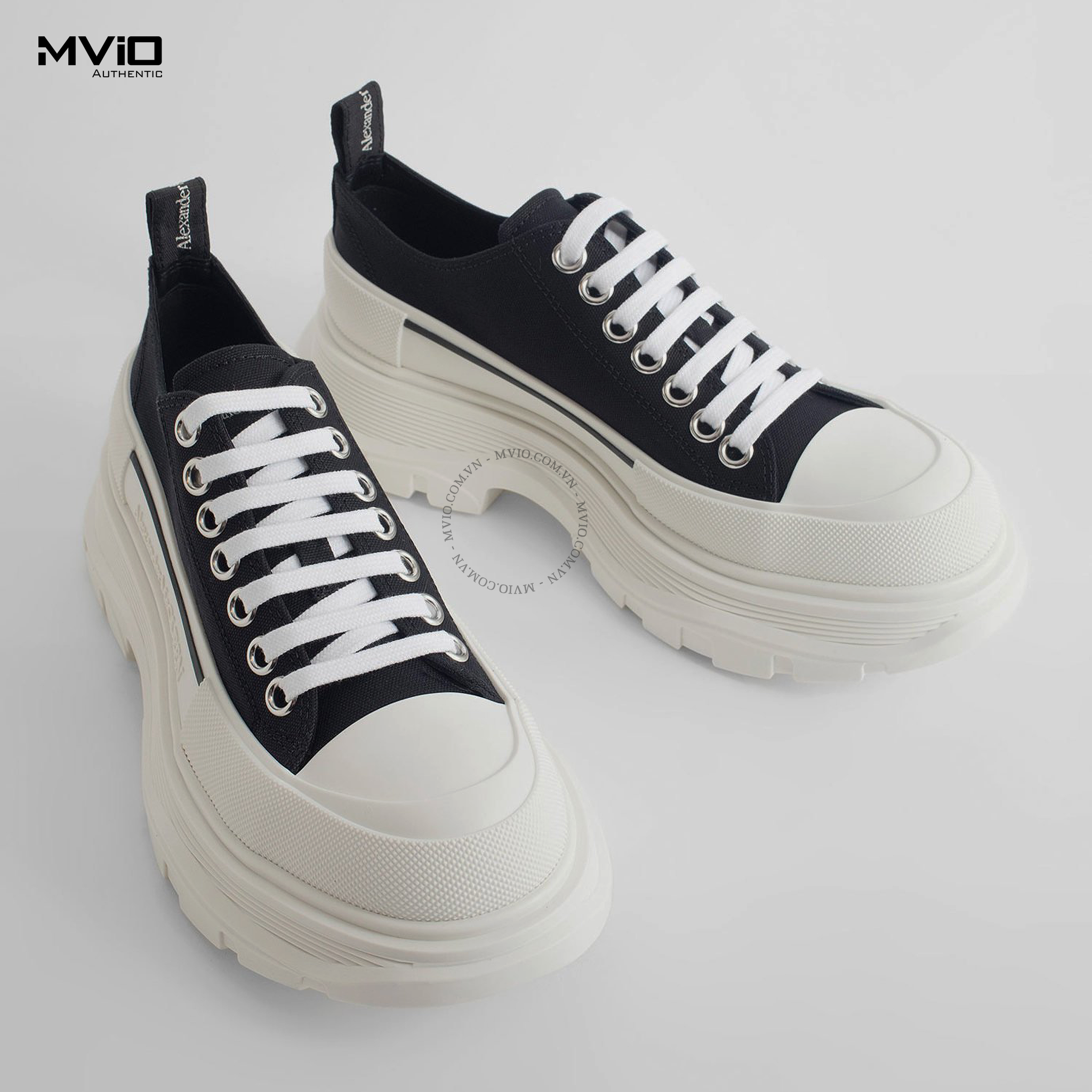 Sneaker Alexander McQueen Đen Đế Dầy