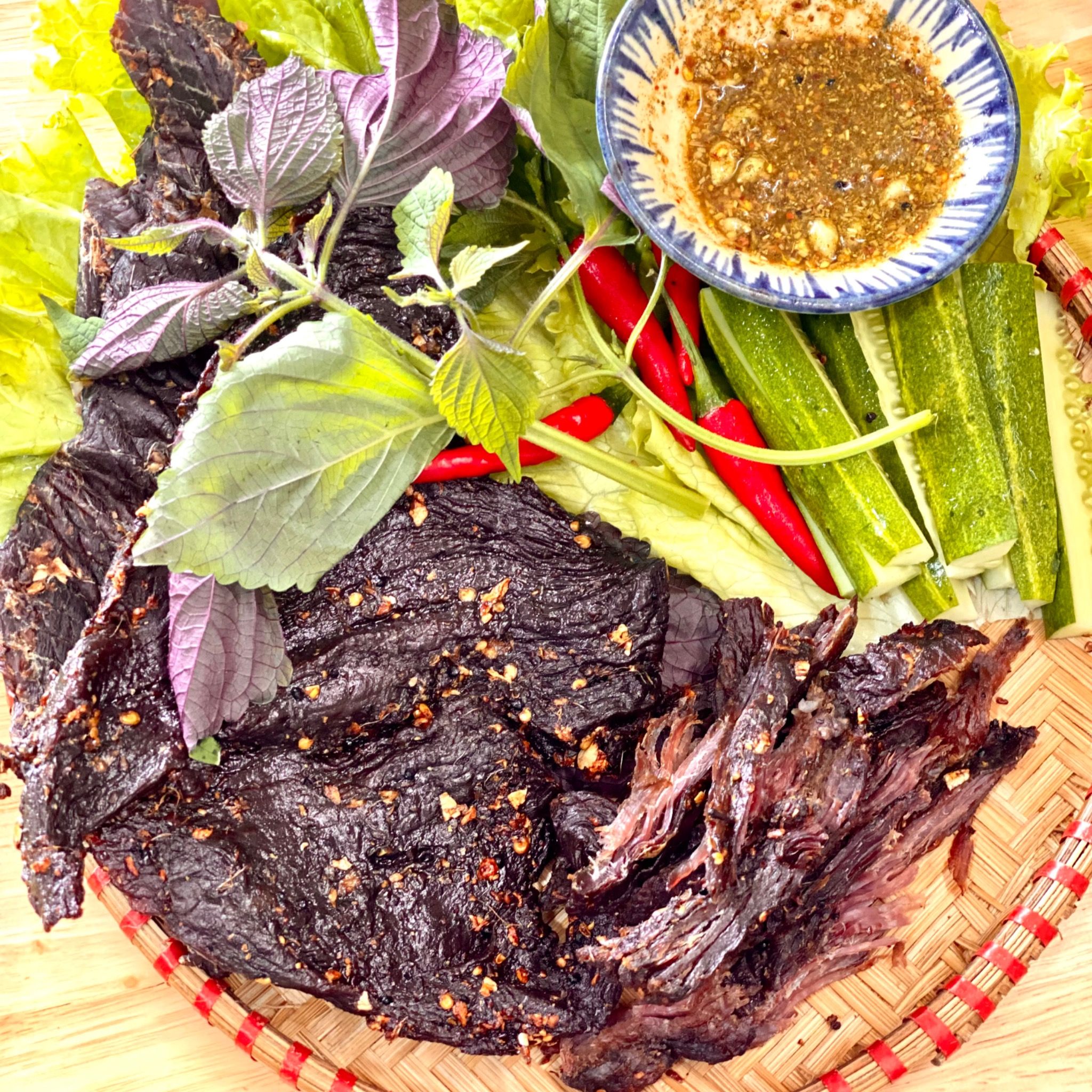 Khô Bò sấy Tây Bắc (Bò gác bếp) - tặng kèm mắc khén