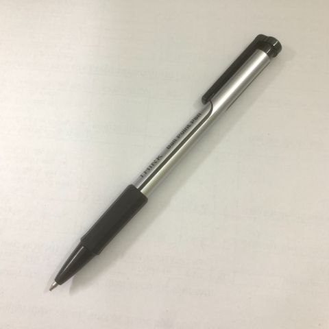 Bút bi Deli Q29-BK Nét 0.7mm - Mực đen