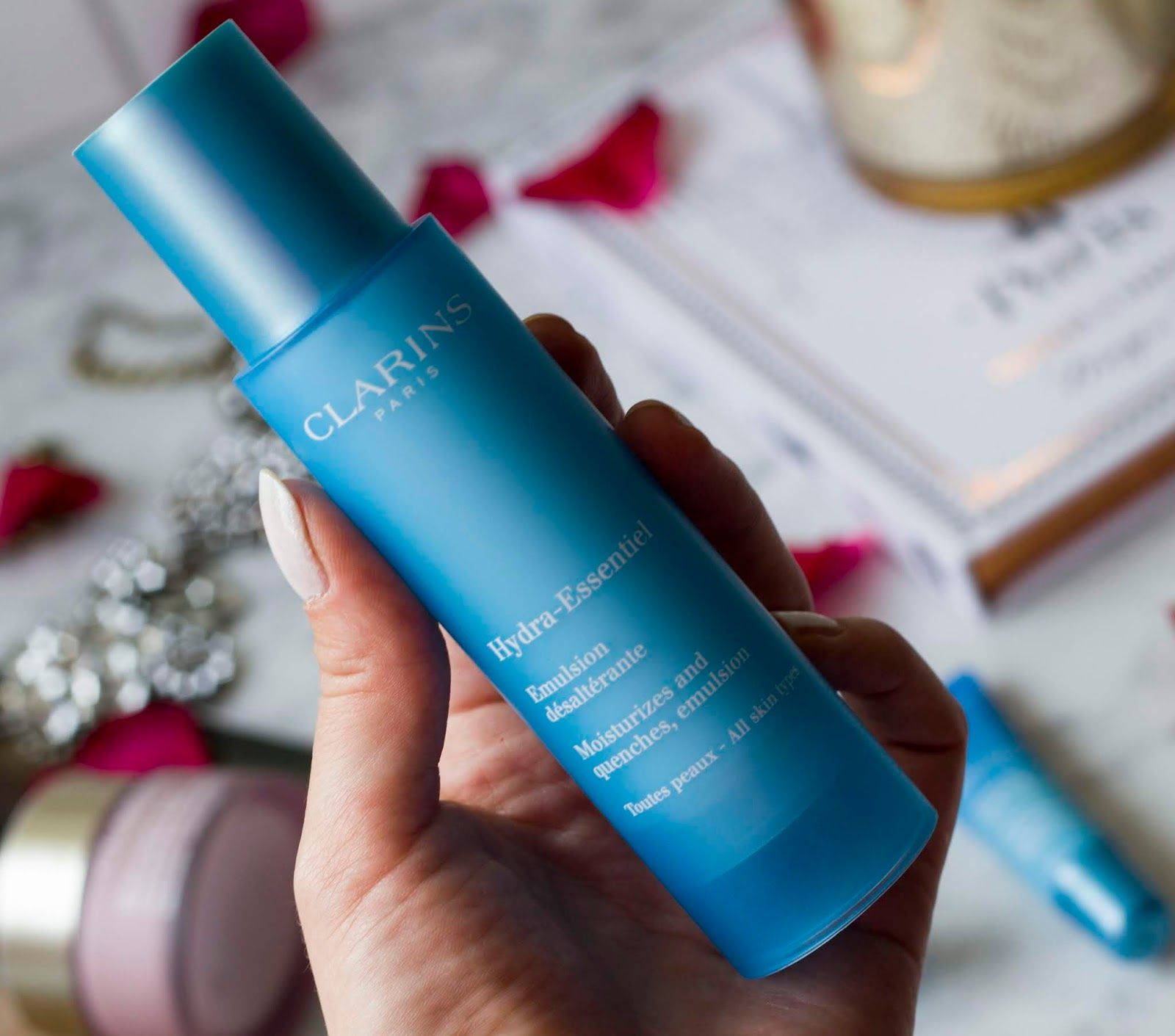 Sữa dưỡng ẩm dành cho mọi loại da - Clarins Hydra-Essentiel Emulsion (50ml)