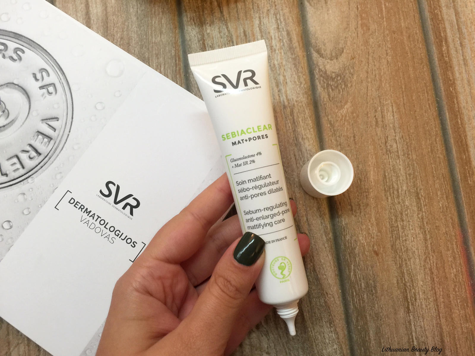 Kem dưỡng kiềm dầu, giảm mụn và thu nhỏ lỗ chân lông - SVR SEBIACLEAR Mat + Pores (40ml)