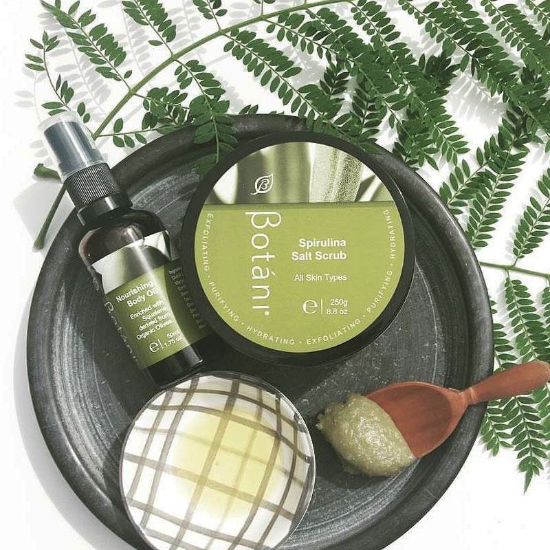 Tẩy Tế Bào Chết Cơ Thể Chiết Xuất Từ Muối Và Tảo Biển - Botani Spirulina Salt Scrub (250g)