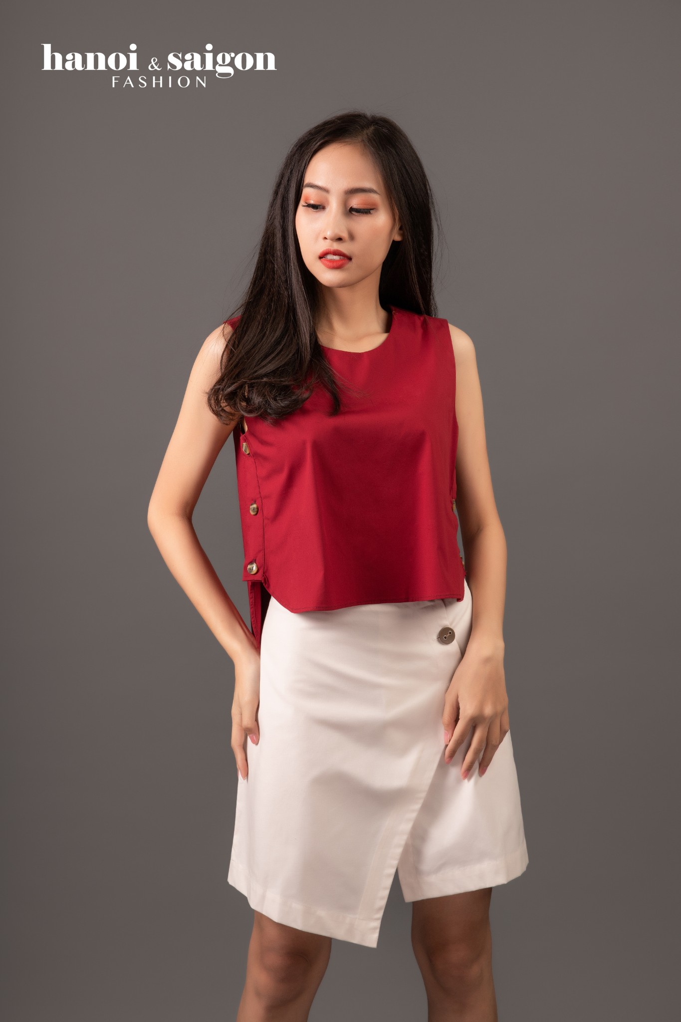 Áo lệch tà nút 2 bên