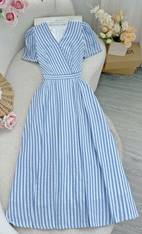 Đầm Lenin Xốp Cổ V Phù Hợp Đi Chơi Thiết Kế TuTu Store Dành Cho Nữ -Mã D1107