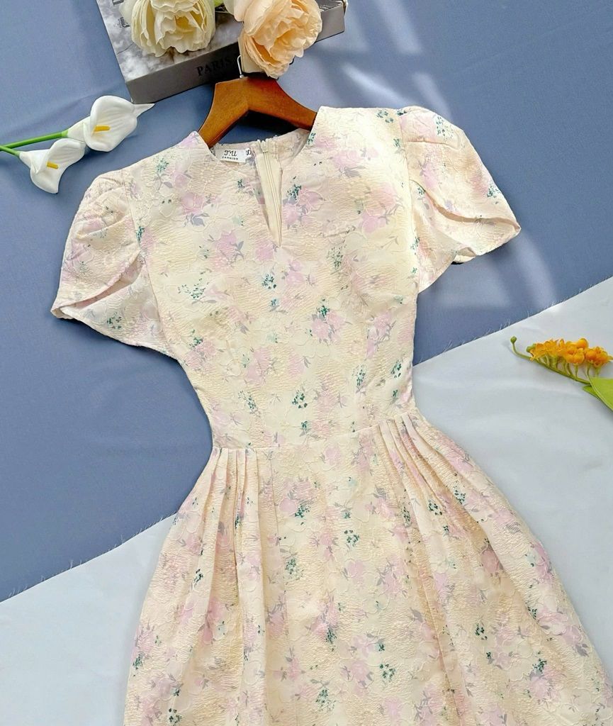Đầm Kate Thêu Thiết Kế Cổ Chữ V Thiết Kế TuTu Store Dành Cho Nữ Mã D908