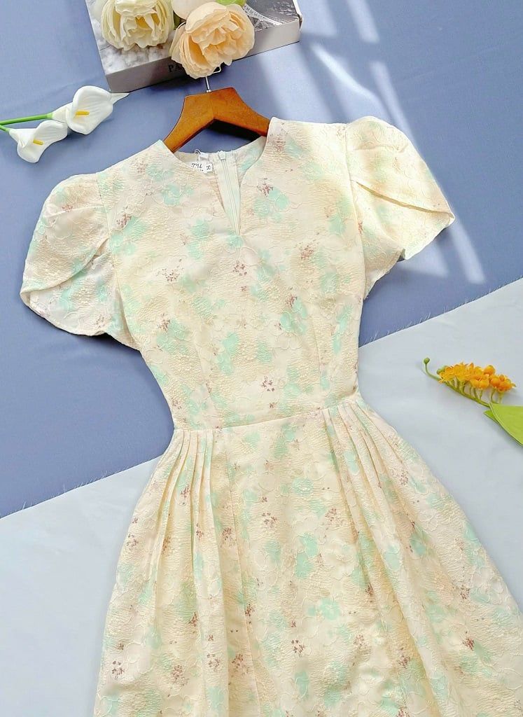 Đầm Kate Thêu Thiết Kế Cổ Chữ V Thiết Kế TuTu Store Dành Cho Nữ Mã D908