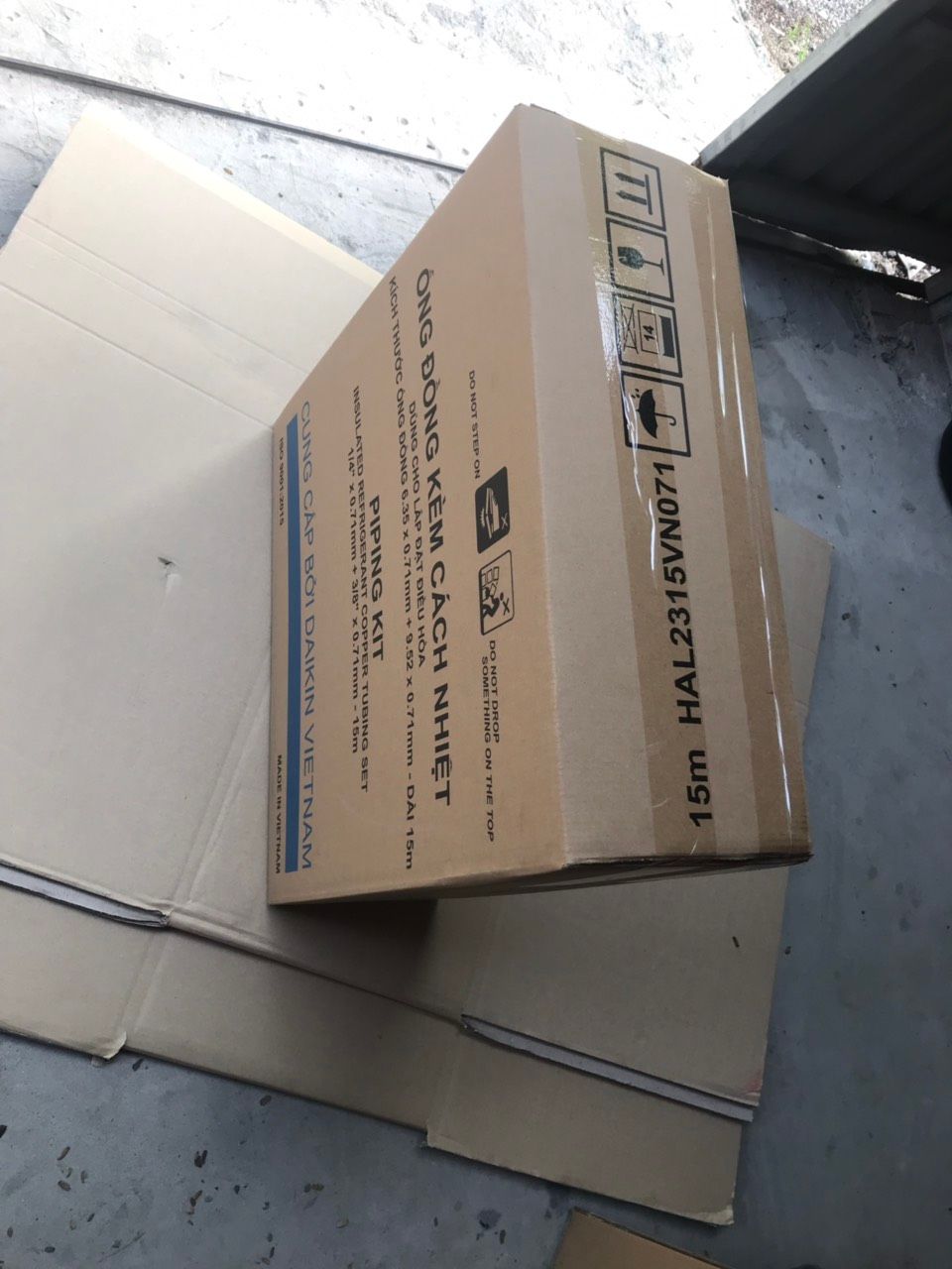 ỐNG ĐỒNG CUỘN 15M DAIKIN BỌC BẢO ÔN CHO MÁY 9-12 PHI 6.35 VÀ 9.52 DÀY 0.71