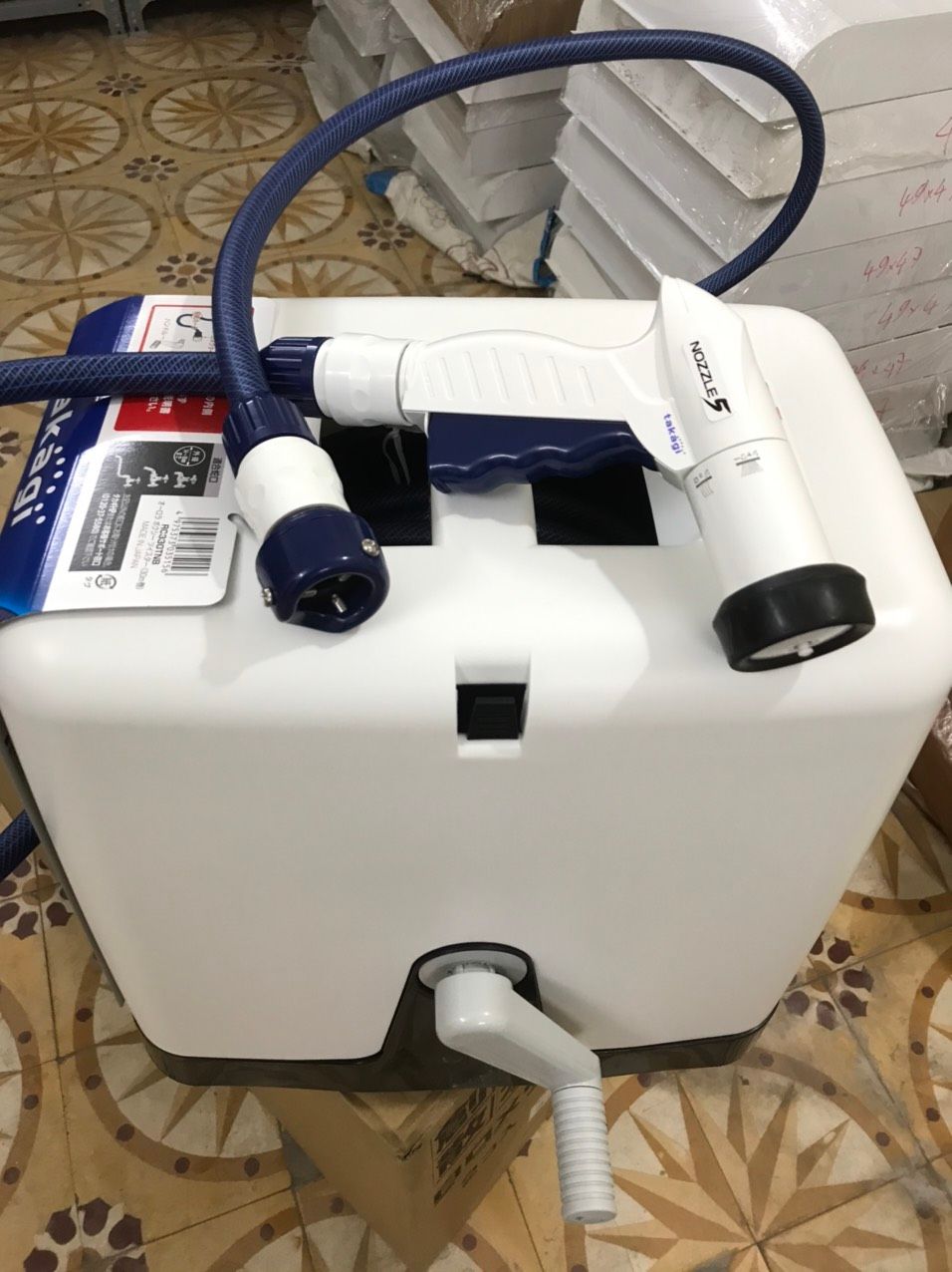 Vòi tưới cây Takagi RC330TNB DẠNG HỘP CUỐN (30m)