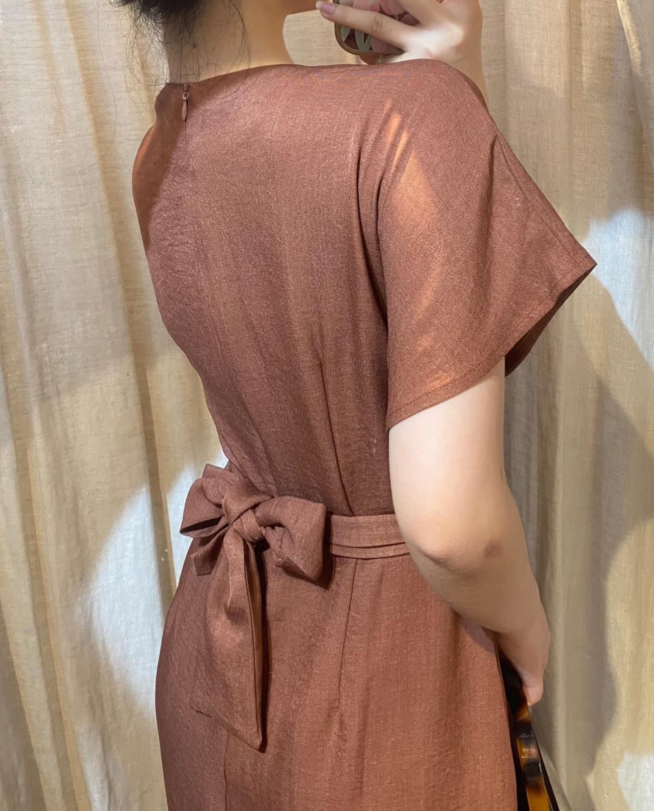 Macy Dress - Đầm Cổ V Nhấn Eo E49