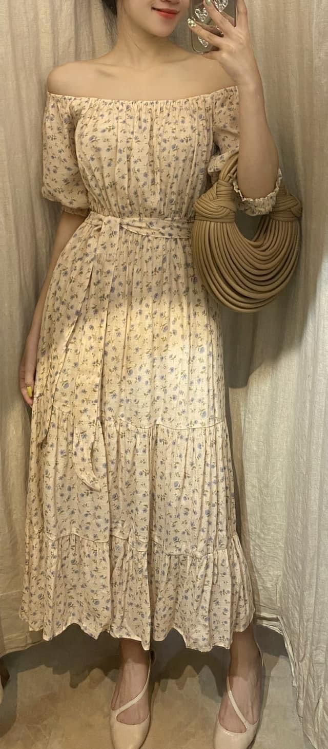 Norah Dress - Đầm Trễ vai xô lụa - nền hồng bông xanh nhỏ - D615