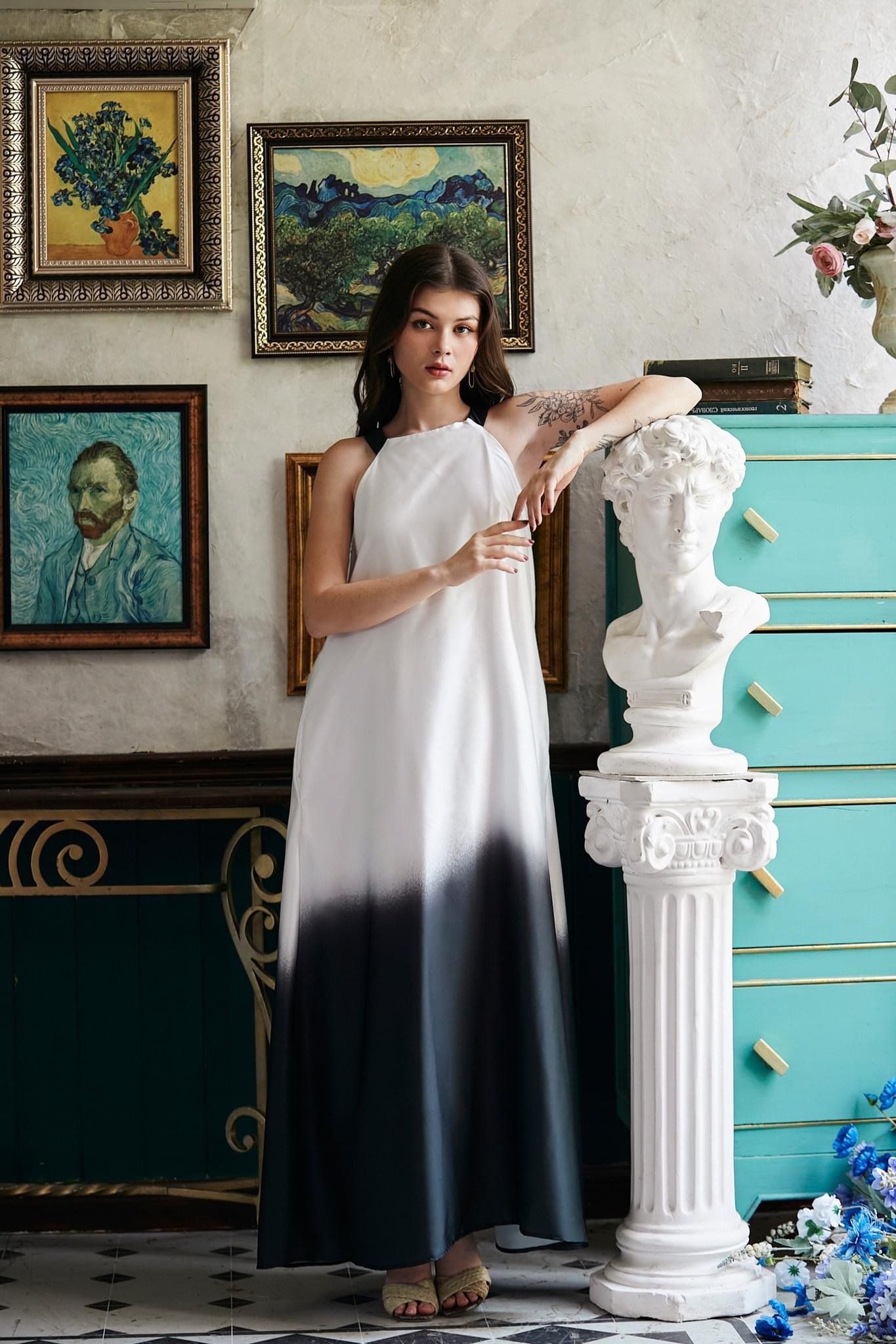 Feather Dress - Đầm Maxi Cổ Yếm Chuyển Màu D934