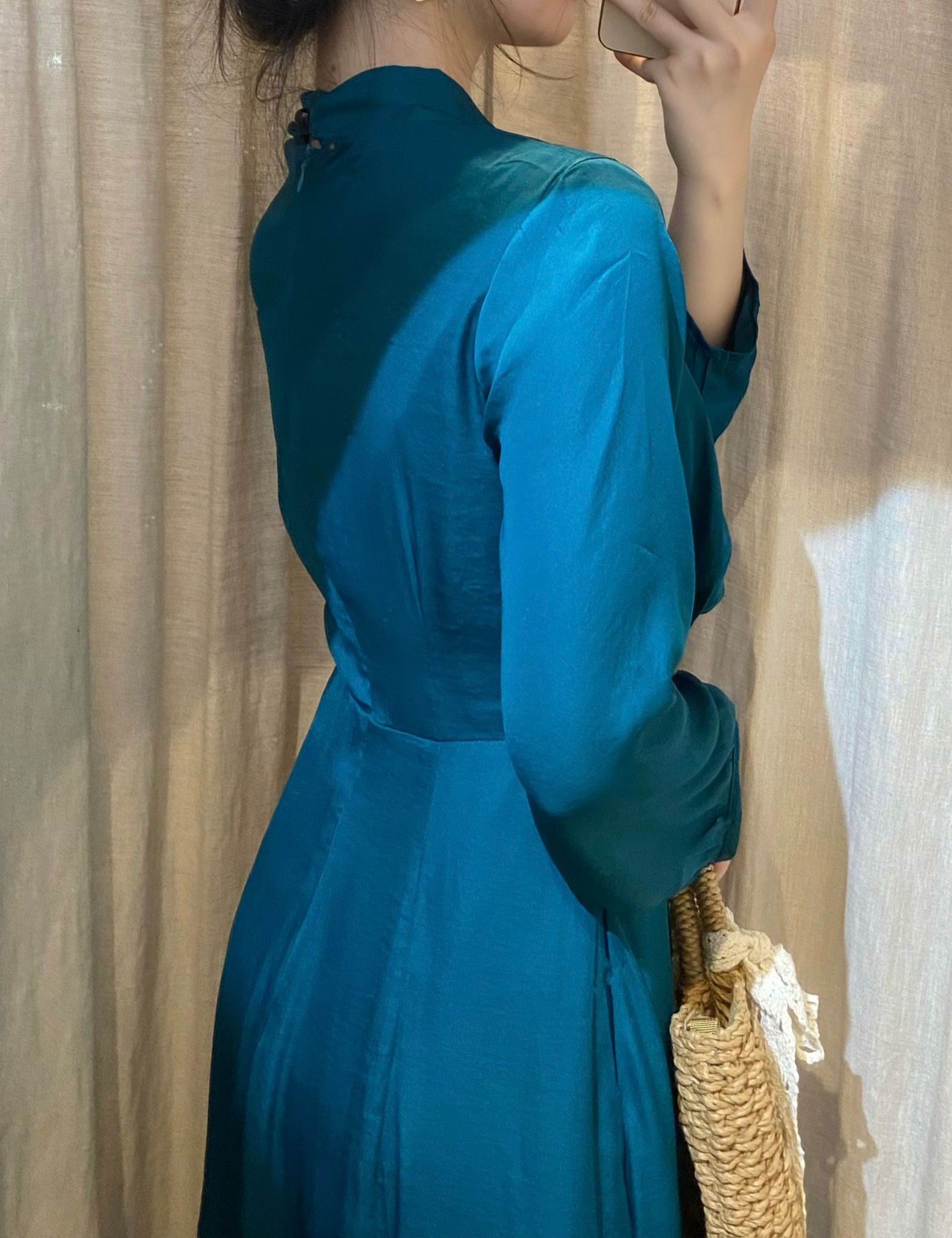 Eleanor Dress - Đầm lụa tay Dài - D03