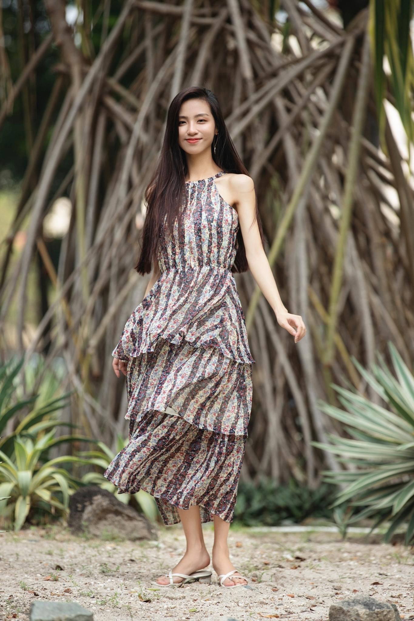 Đầm cổ yếm cột 3 tầng - in hoa D676