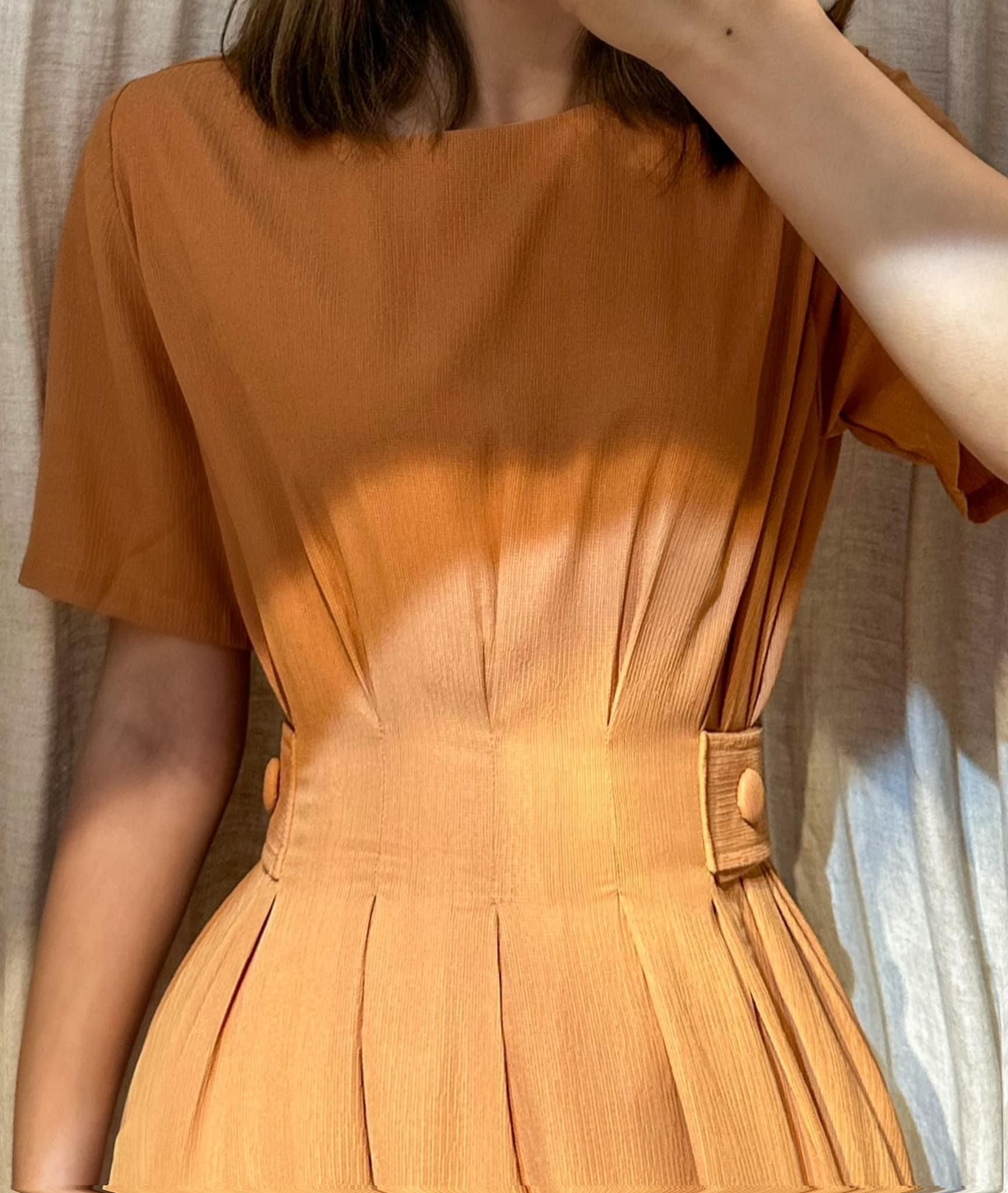 Eloise Dress - Đầm Tay Ngắn Xếp Ly Eo D938