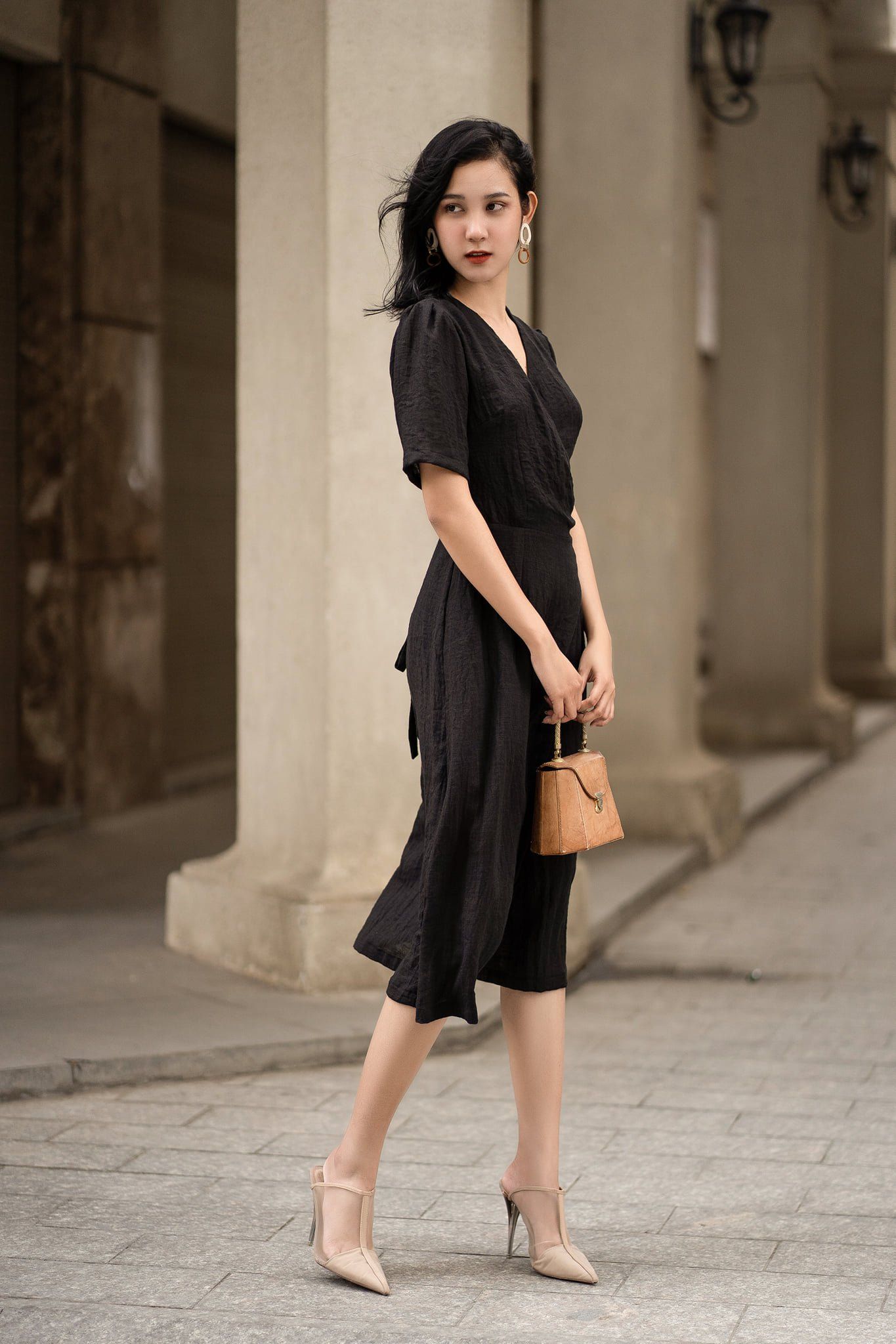 Natalie Dress - Đầm đen vạt chéo tay ngắn D195