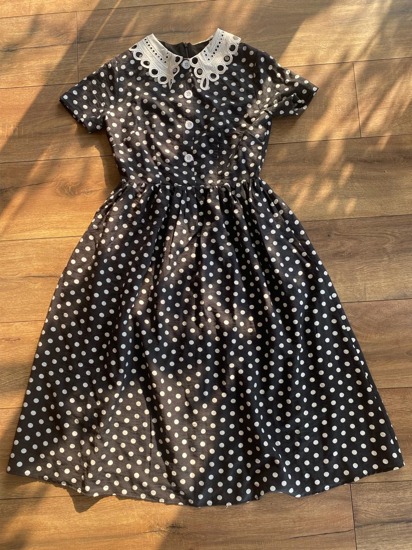 Amy Dress - Đầm chấm bi cổ ren D265