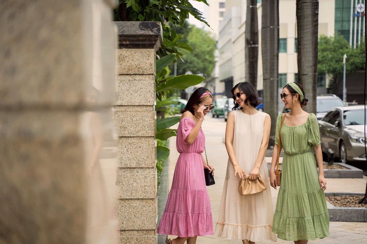 Đầm xô lụa sát nách
