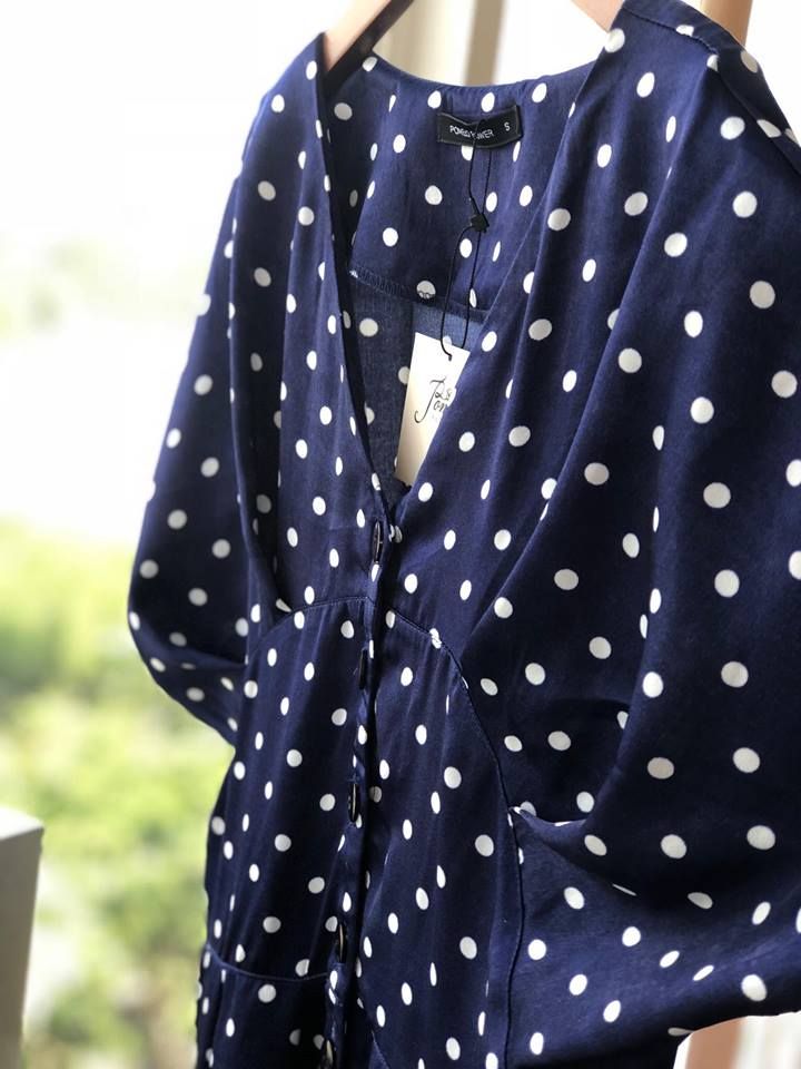 Felicity Dress - Đầm lụa cánh dơi hàng cúc phía trước D357 D358