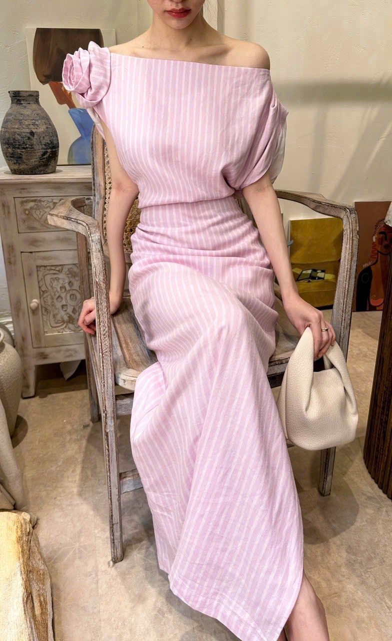 Zinnia Dress - Đầm Linen Lệch Vai Hoa Hồng D989
