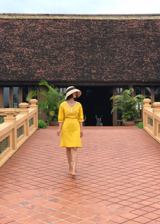 Danielle Dress - Đầm linen viền ren trắng cổ tim tay phồng D363 D364 D365