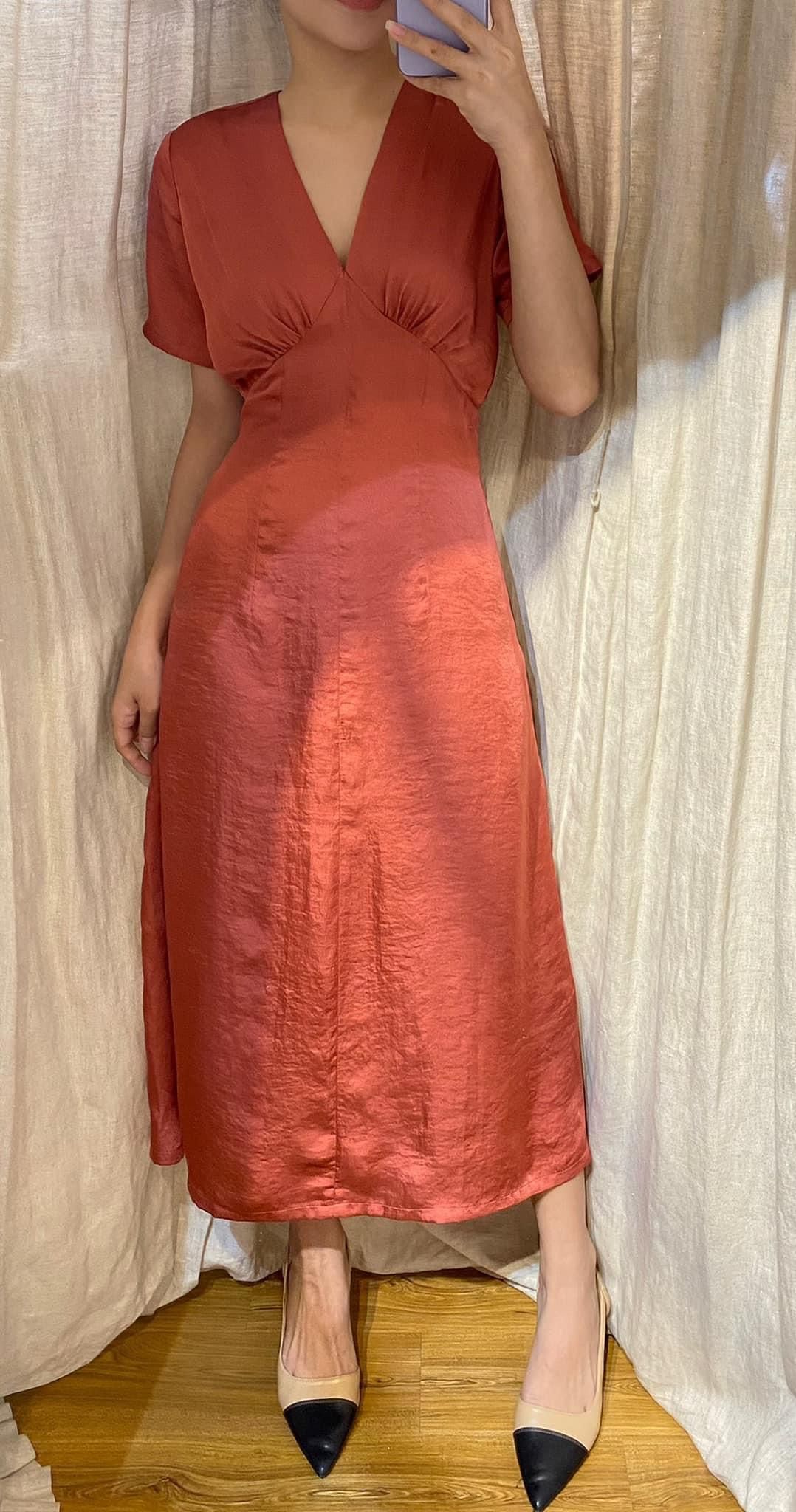 Adeline Dress - Đầm Lụa Cổ V Tay Ngắn E44