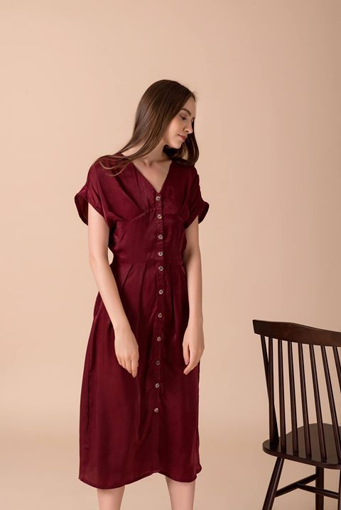 Felicity Dress - Đầm lụa cánh dơi hàng cúc phía trước D357 D358