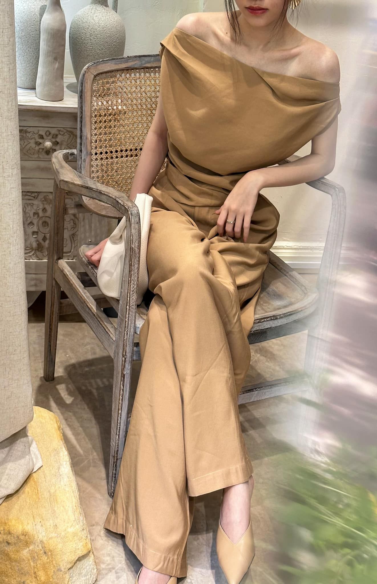 Jesse Set - Set Áo Trễ Vai Và Quần Ống Suông L72