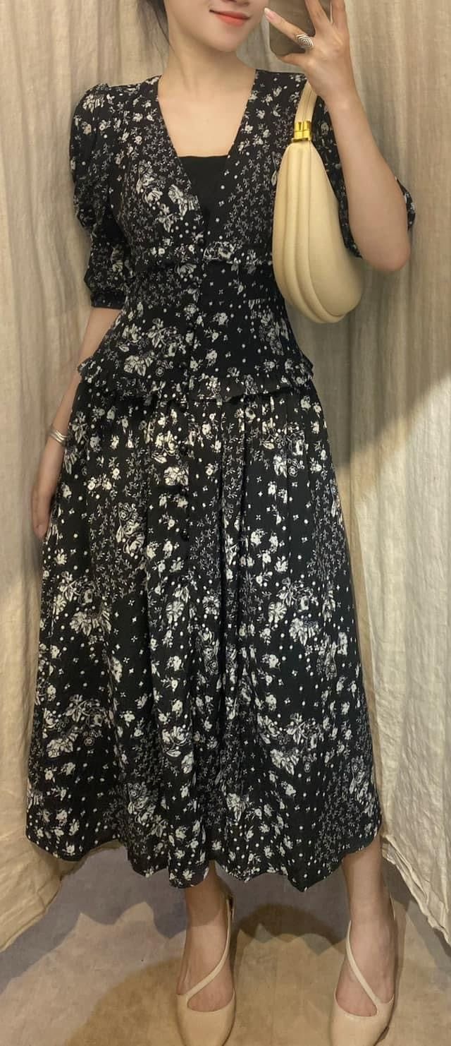 Lassy Dress - Đầm voan in hoa có cúc D709