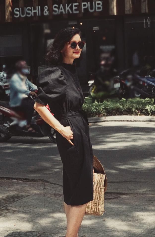 Alora Dress - Đầm linen suông tay ngắn cổ trụ 4 cúc trước ngực D392