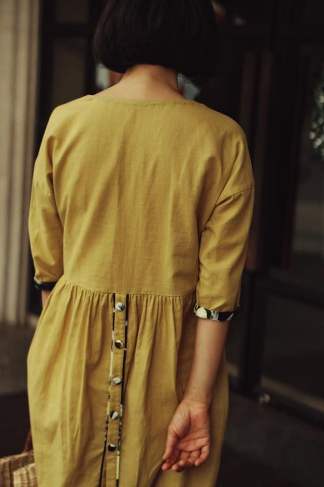 Sylvia Dress - Đầm cổ v hàng cúc phía sau thân váy dưới D395 D396