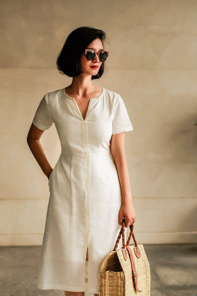 Amily Dress - Đầm linen trắng viền ren cổ V tay ngắn D407