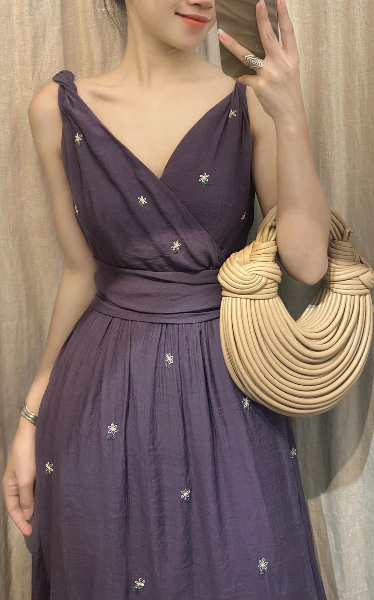 Nala Dress - Đầm Xoắn Vai Thêu Tay E29
