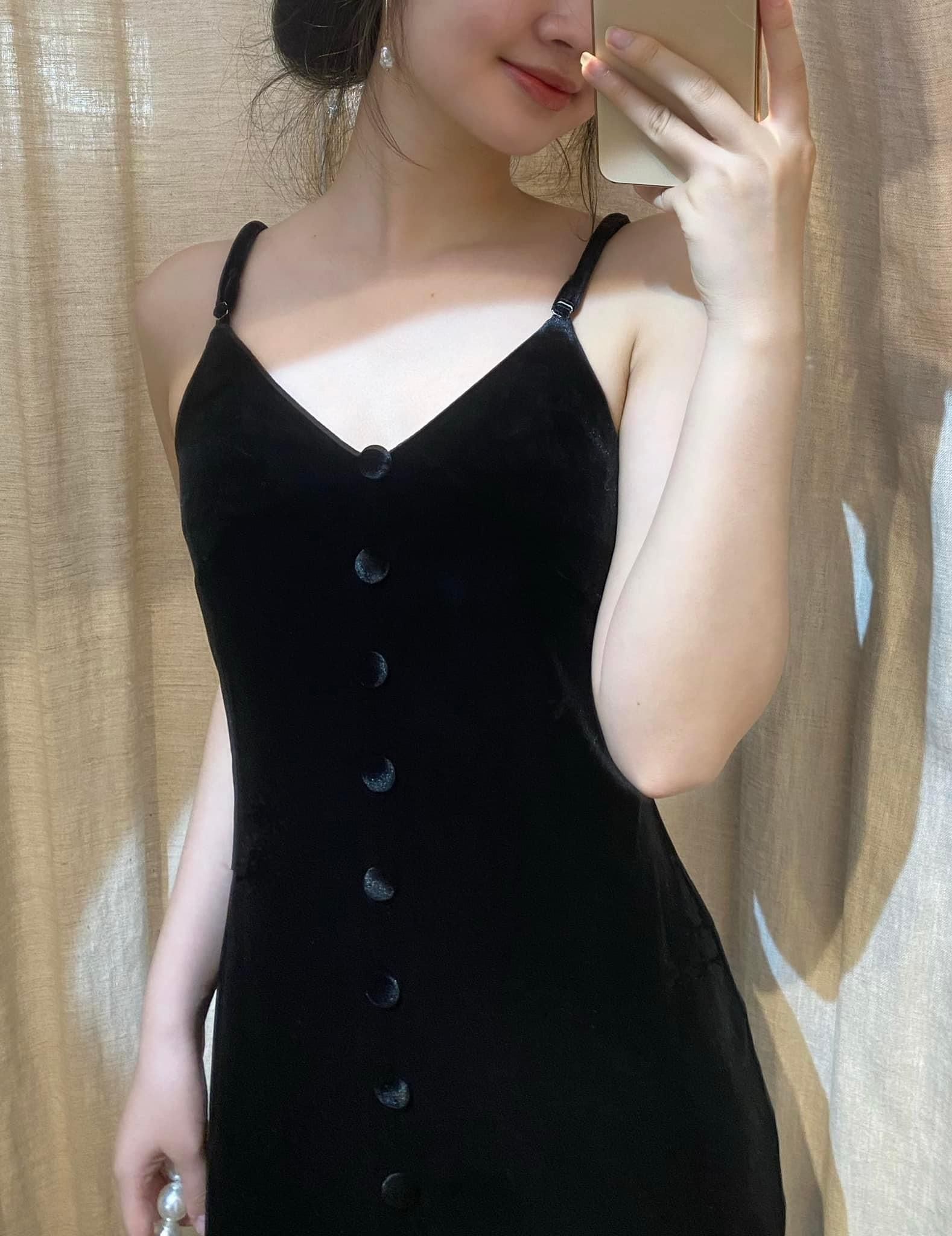 Velvet Dress - Đầm 2 dây nhung nút bọc D259