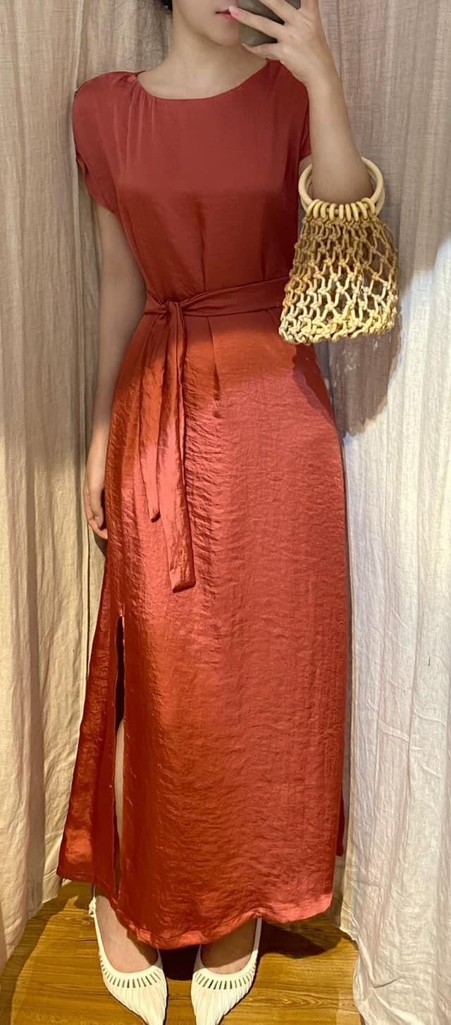 Mona Dress - Đầm Lụa Tay Chờm E33