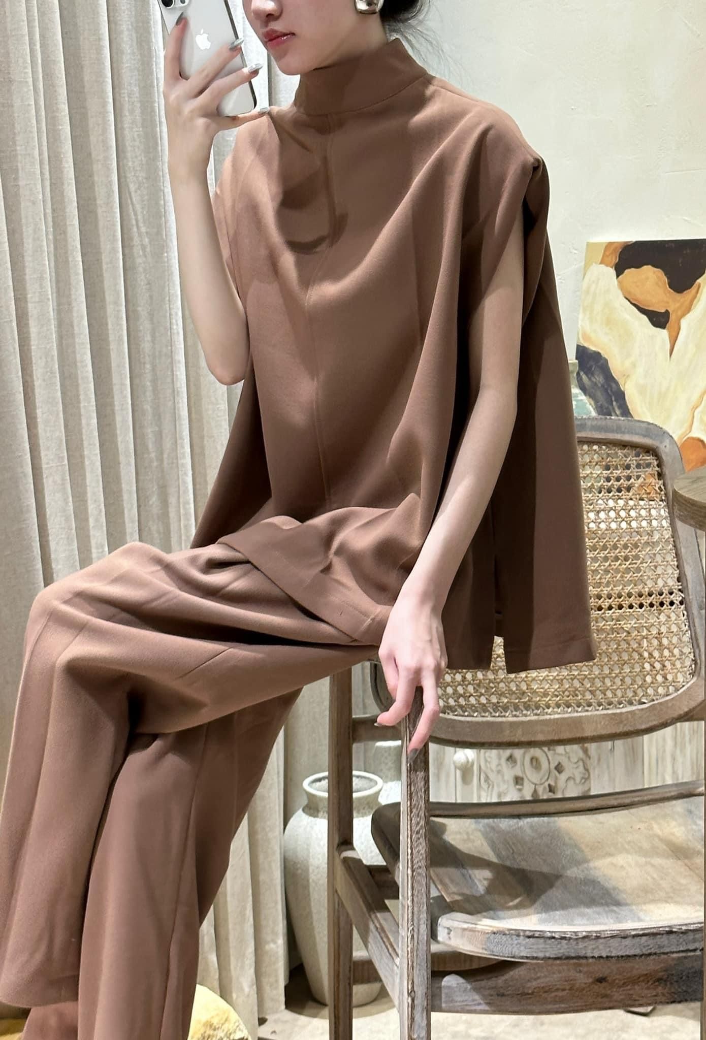 Juliette Set - Set Áo Cổ Lọ Và Quần Dài