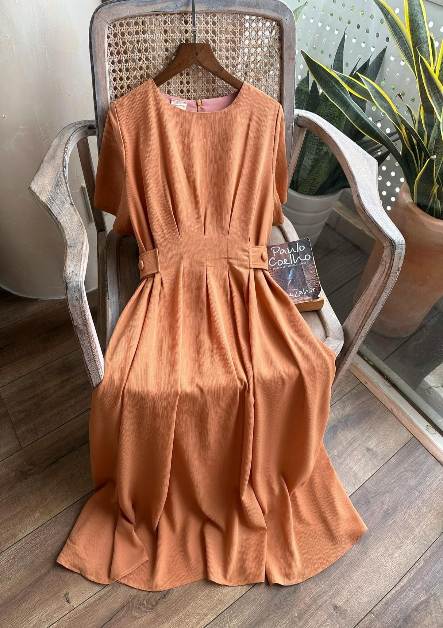 Eloise Dress - Đầm Tay Ngắn Xếp Ly Eo D938