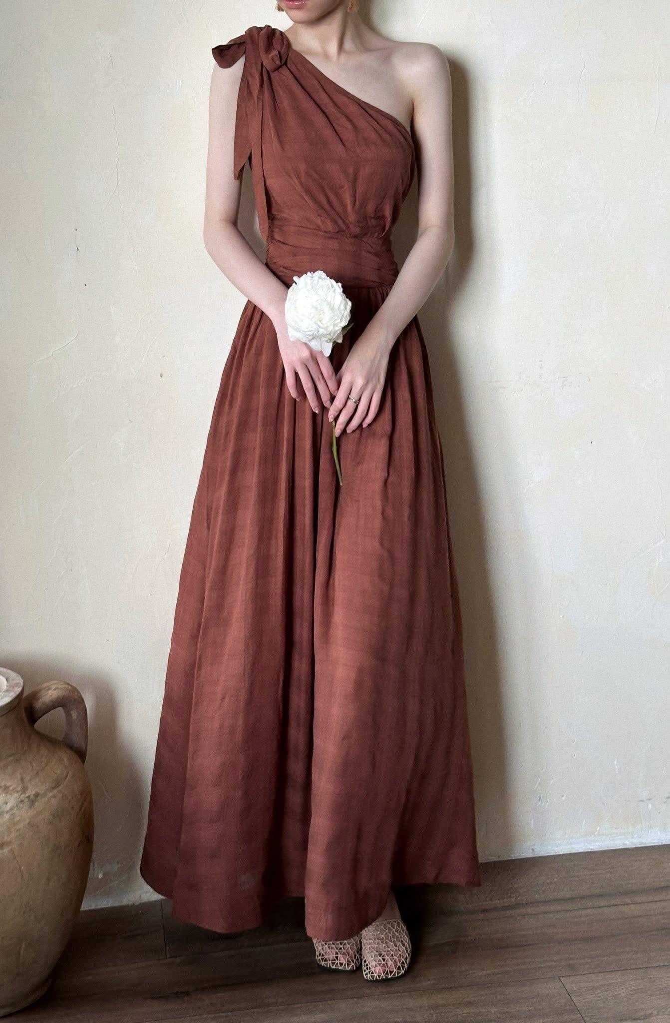 Lalyn Dress - Đầm Lệch Vai Nhấn Eo L31