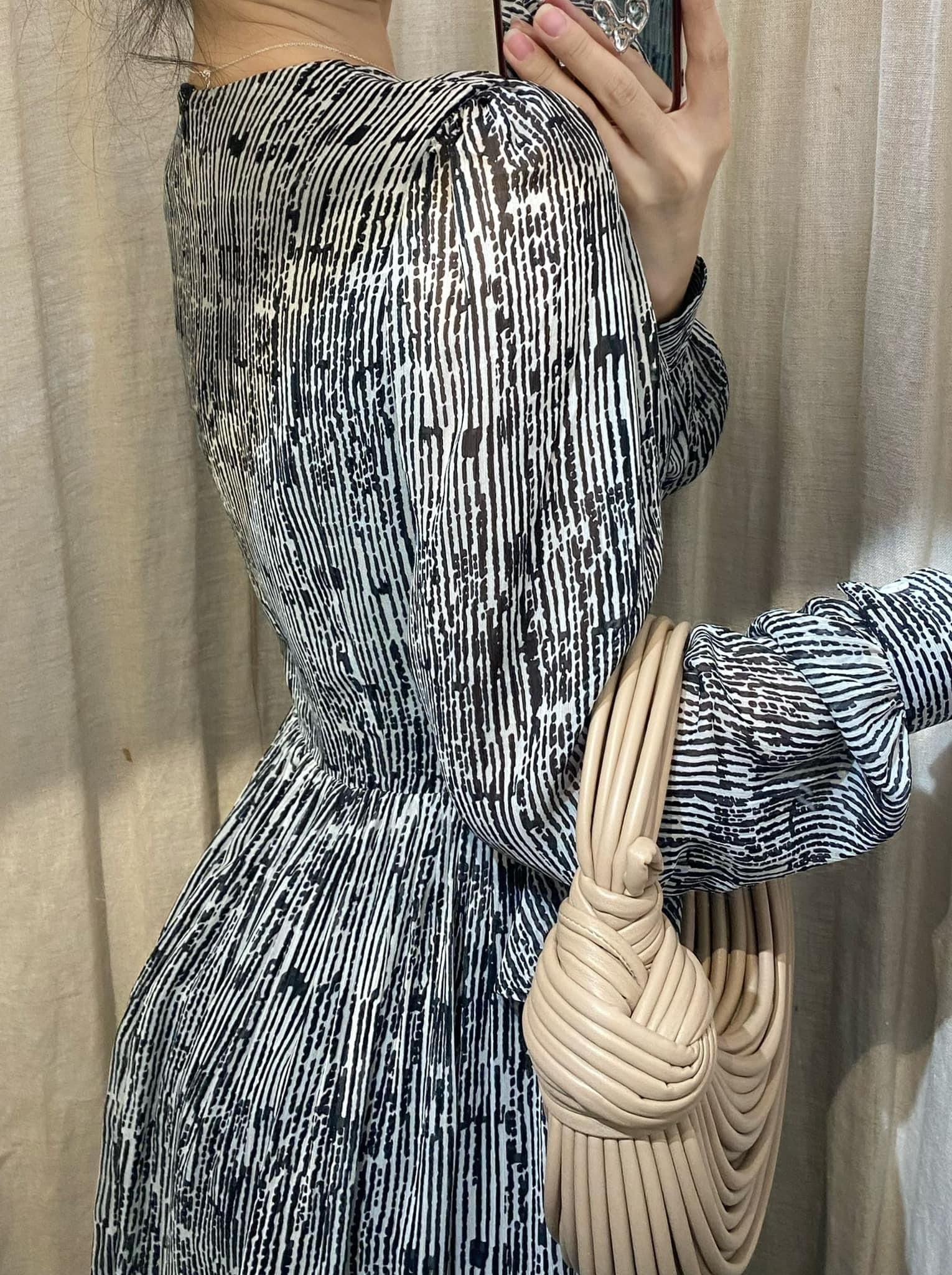 Dolia Dress - Đầm Cổ V Tay Dài L05