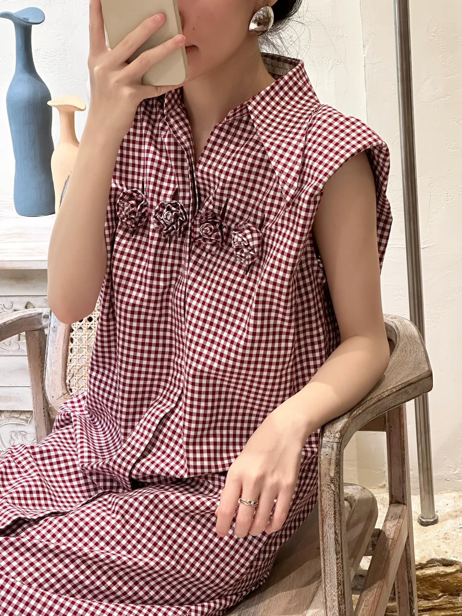 Tiffany Dress - Đầm hoa hồng khoét lưng