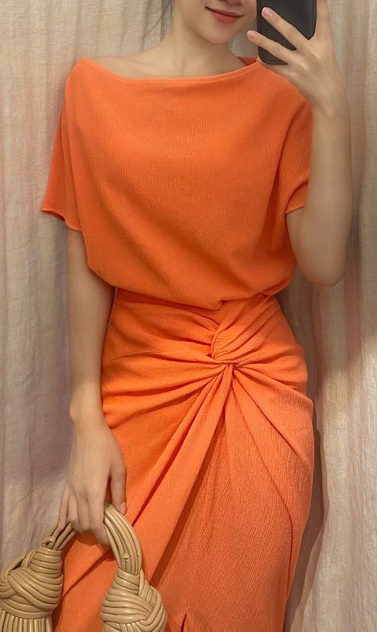 Mary Set - Set Áo Và Chân Váy Xoắn Eo L03