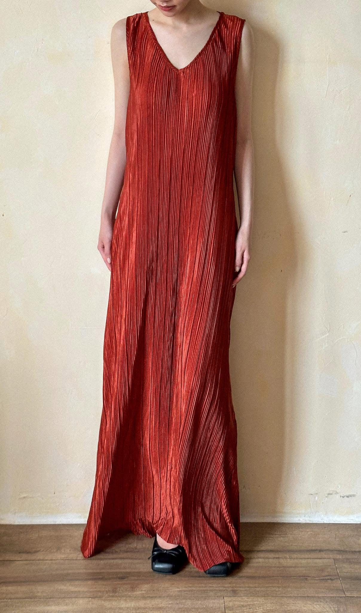 Dahlia Dress - Đầm Suông Cổ Tim dập li LA18
