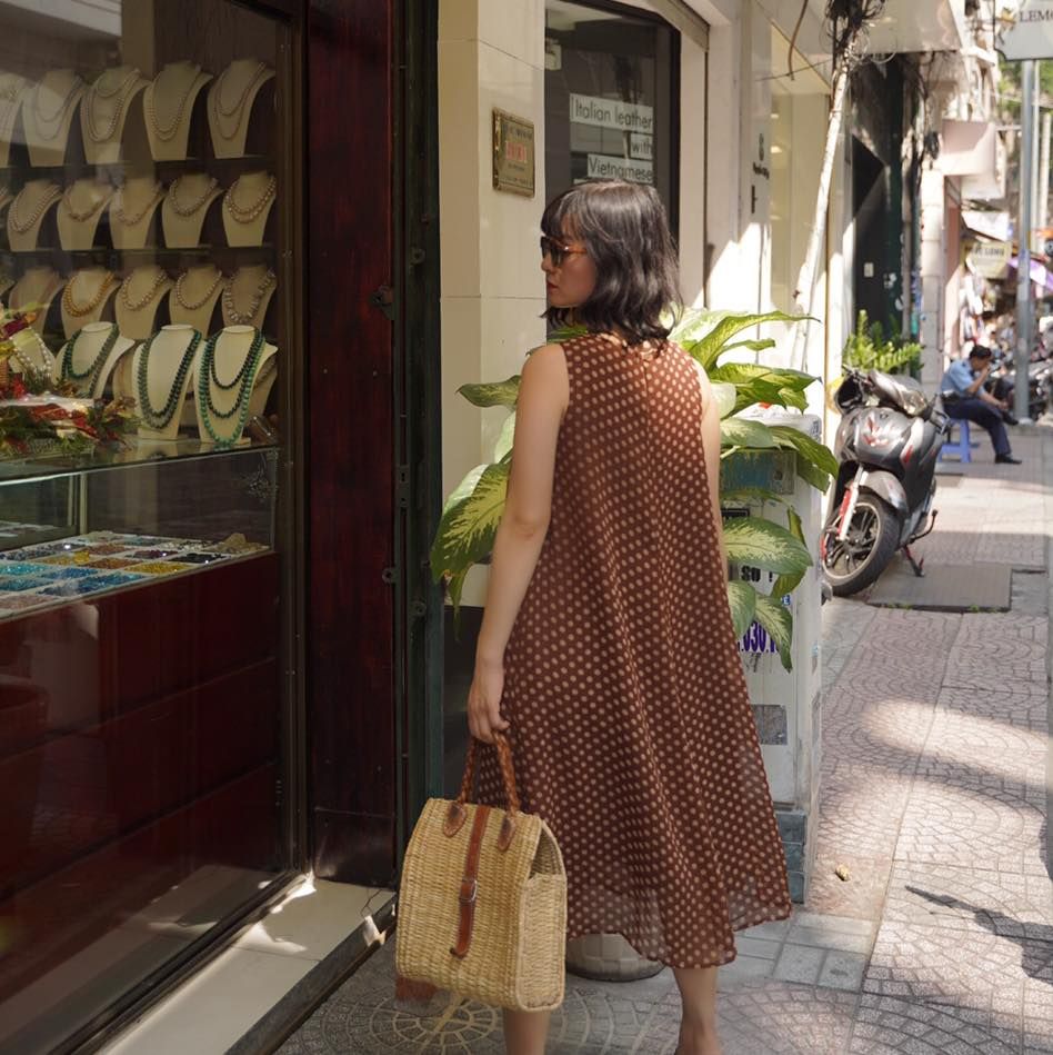 Laura Dress - Đầm chấm bi nâu sát nách - chấm bi nhỏ D256